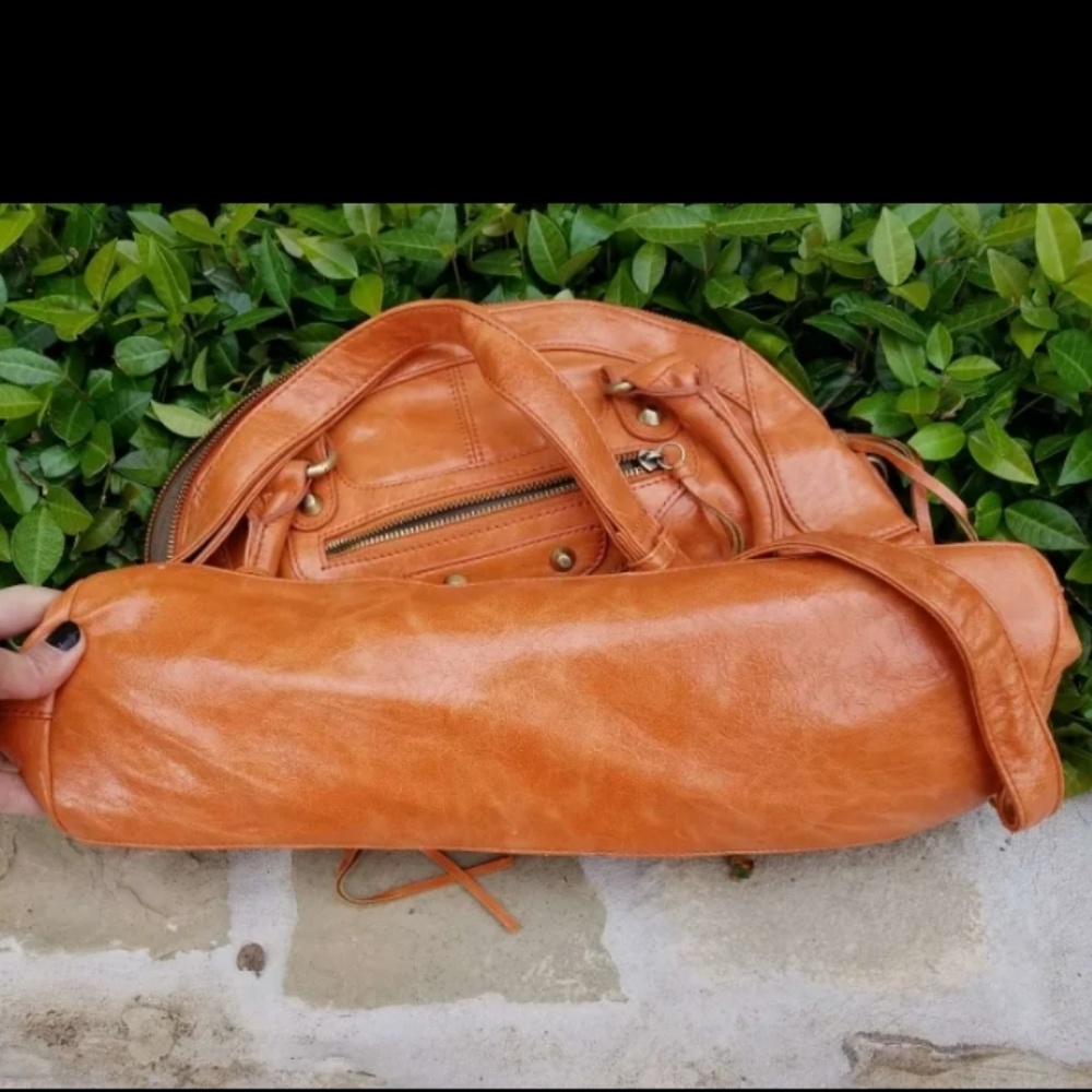 Handbag - Picture 2 of 3